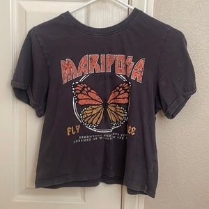 Mariposa Tour fly free girls cropped shirt